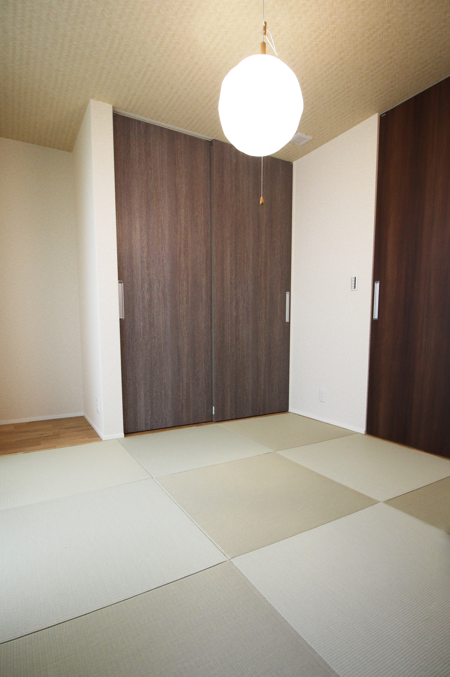 グレージュカラーが似合う家