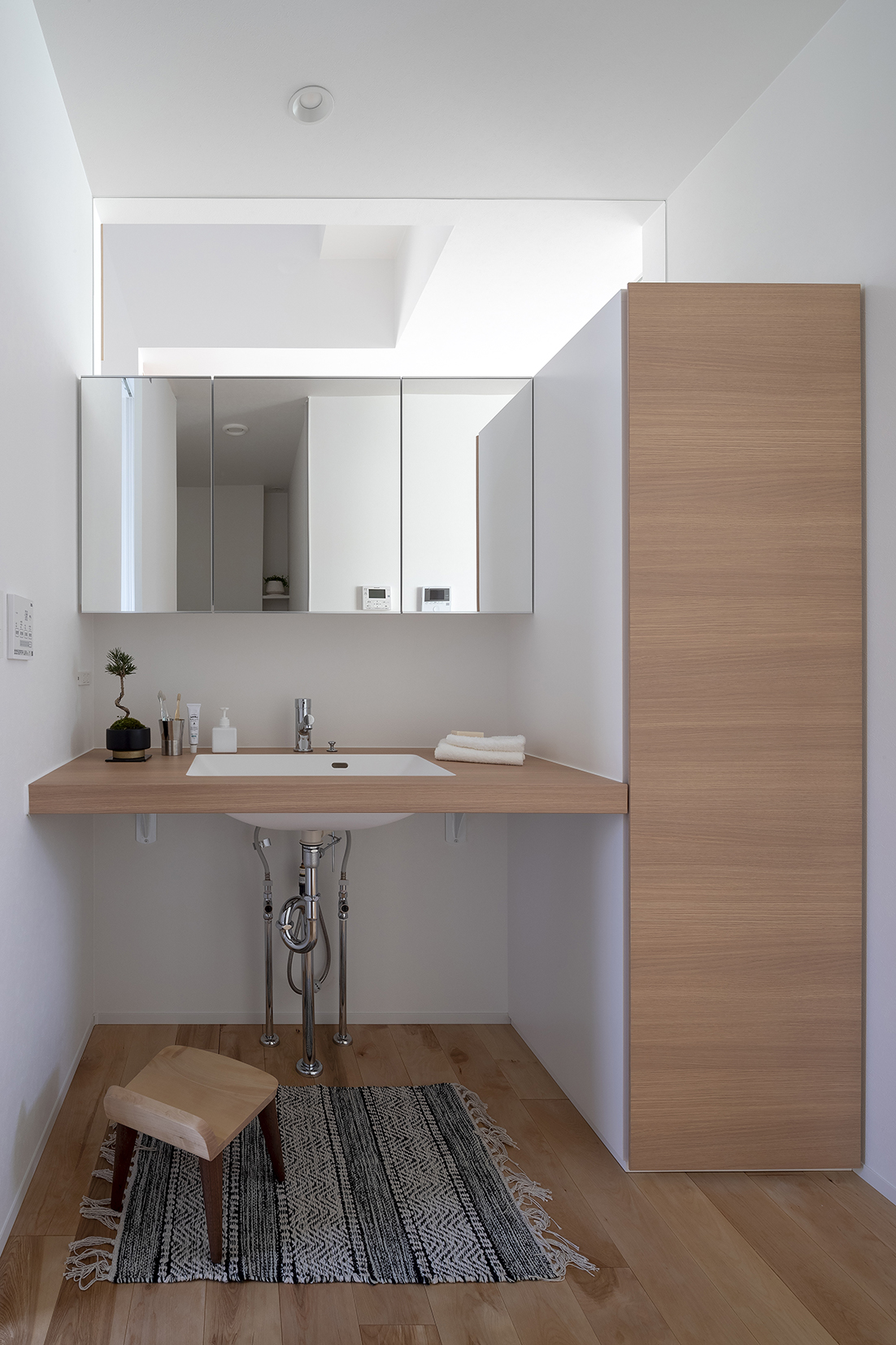 素材に寄り添う家